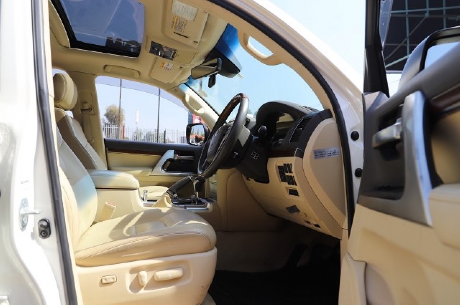 Toyota Land Cruiser V8 2016