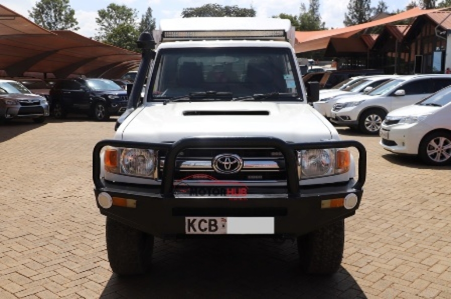 Toyota Land Cruiser 79 Series 2009