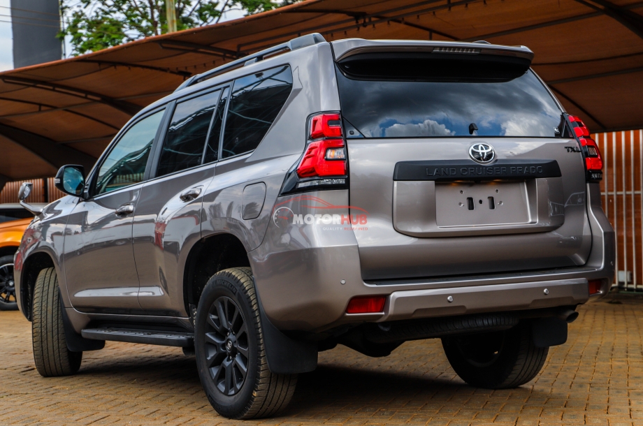 Toyota Land Cruiser Prado 2023