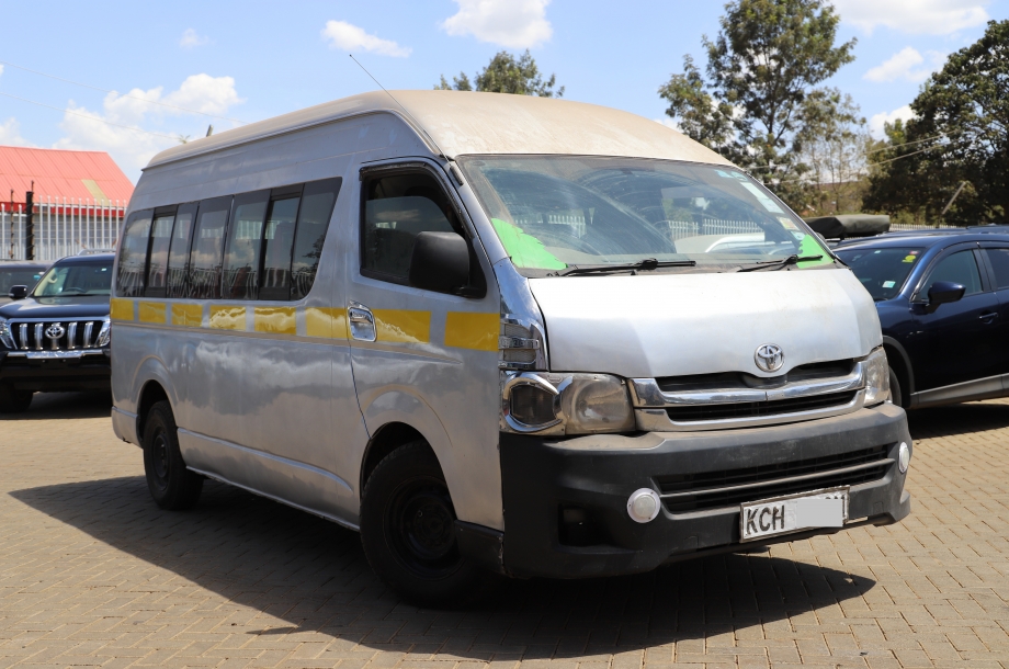 Toyota Hiace 2010