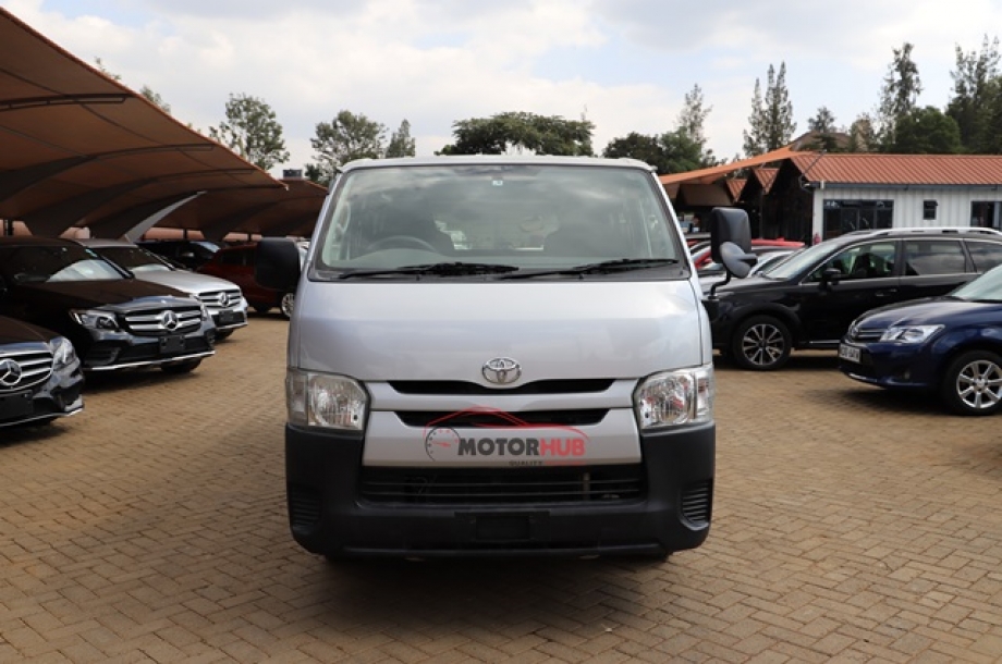 Toyota Hiace 2015