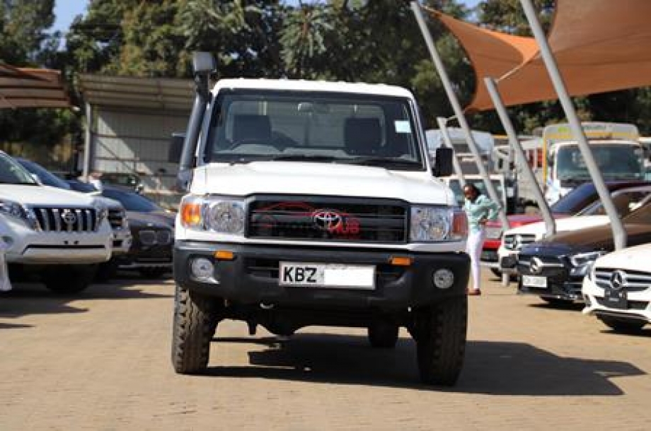 Toyota Land Cruiser 79 Series 2014