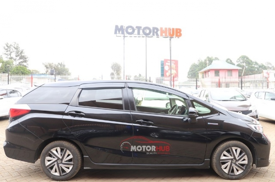 Honda Fit Shuttle 2016