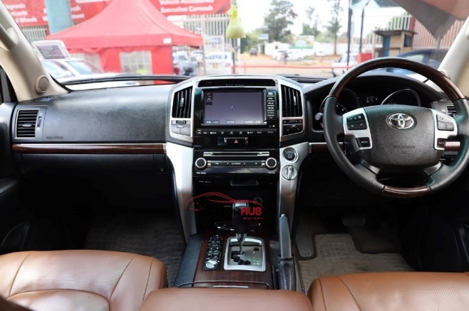 Toyota Land Cruiser V8 2015