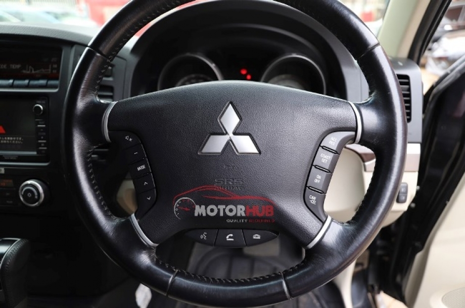 Mitsubishi Pajero 2013