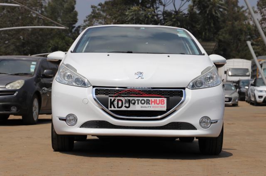 Peugeot 208 2015