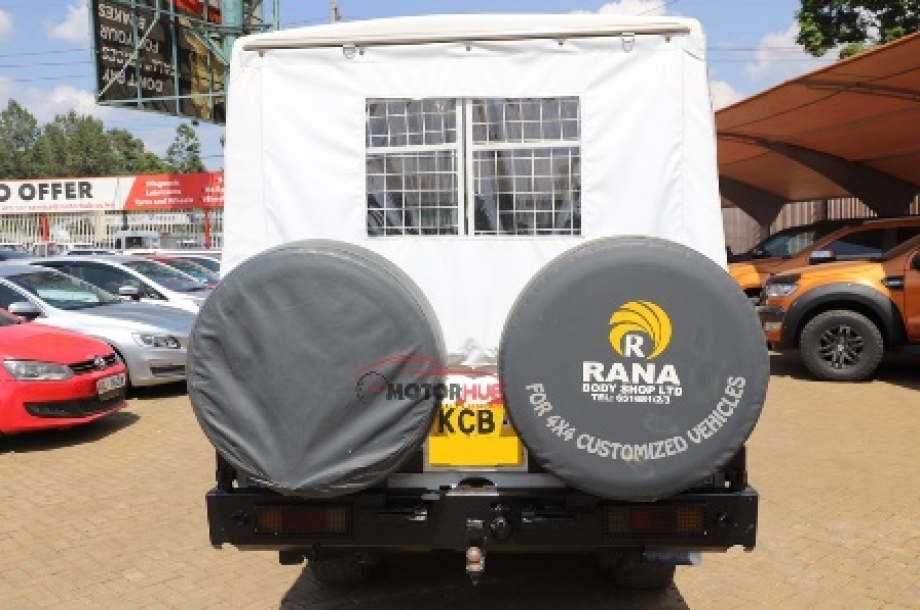 Toyota Land Cruiser 79 Series 2009