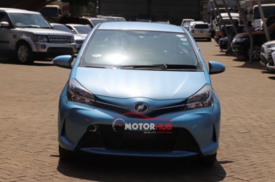 Toyota Vitz 2015