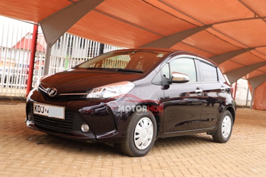 Toyota Vitz 2015
