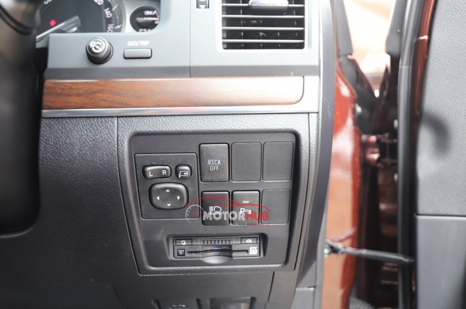 Toyota Land Cruiser V8 2016