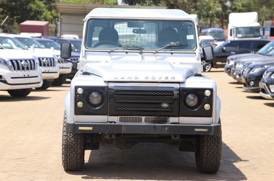 Land Rover Defender 2011
