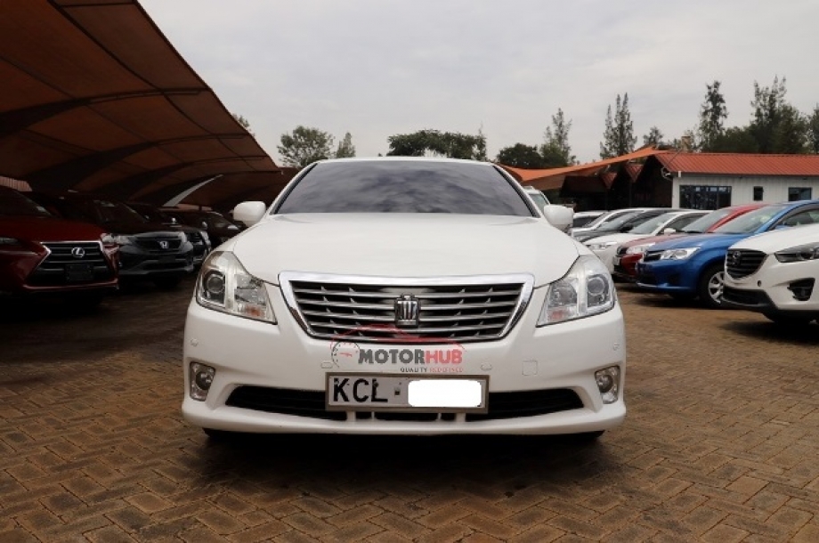 Toyota Crown 2010