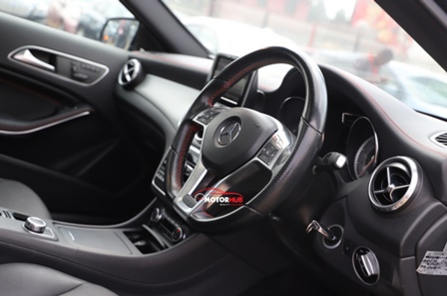 Mercedes GLA250 2014