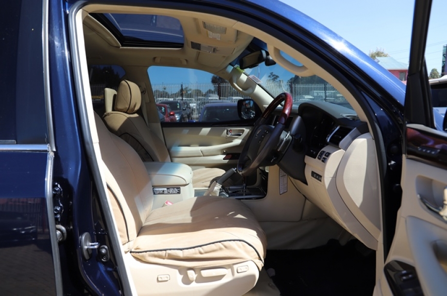 Lexus LX570 2014