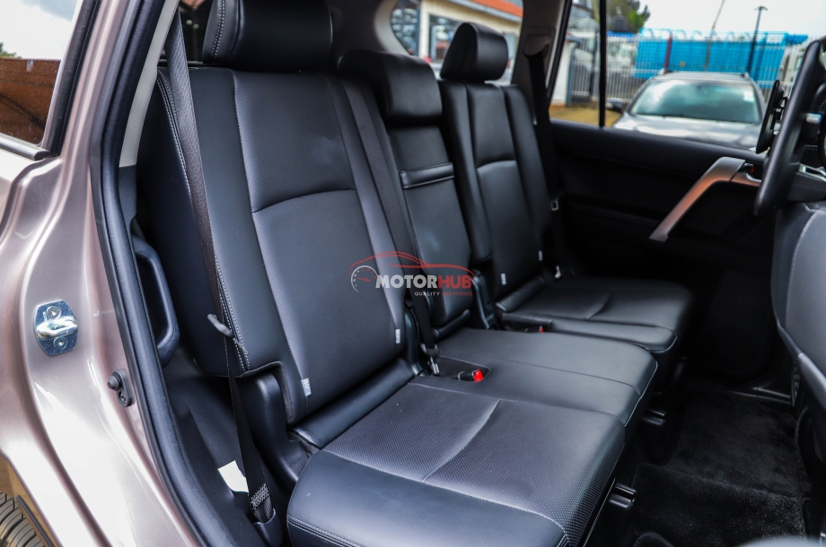Toyota Land Cruiser Prado 2023