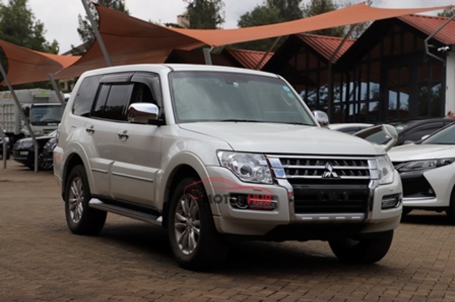 Mitsubishi Pajero 2015