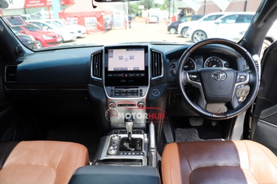 Toyota Land Cruiser V8 2015