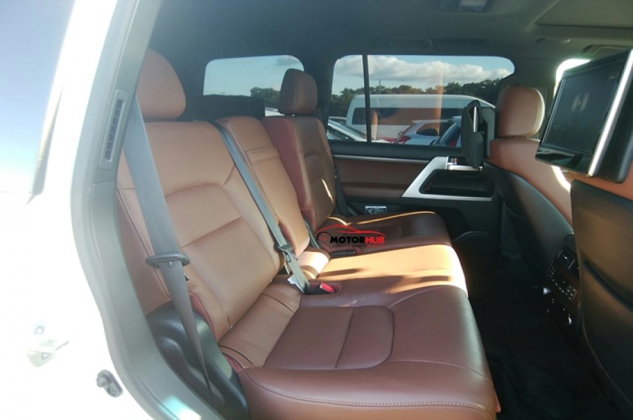 Toyota Land Cruiser V8 ZX 2015