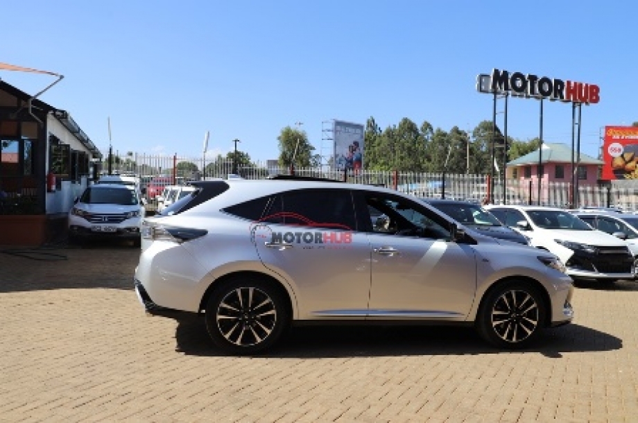 Toyota Harrier 2015