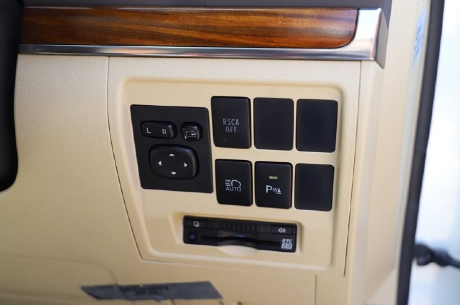Toyota Land Cruiser V8 ZX 2016