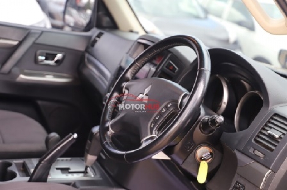 Mitsubishi Pajero 2014