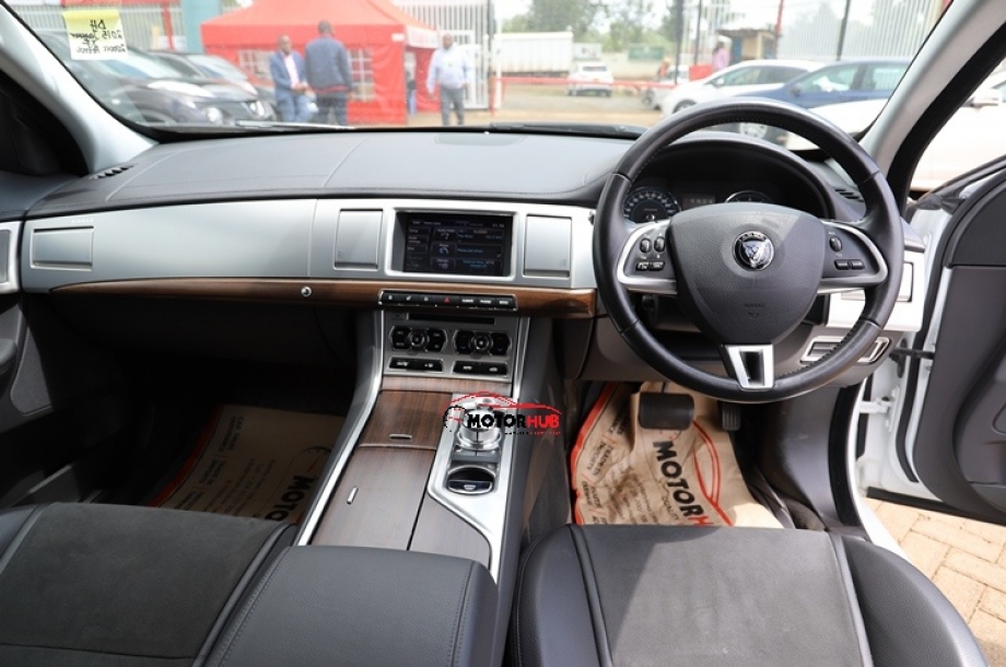Jaguar XF 2014
