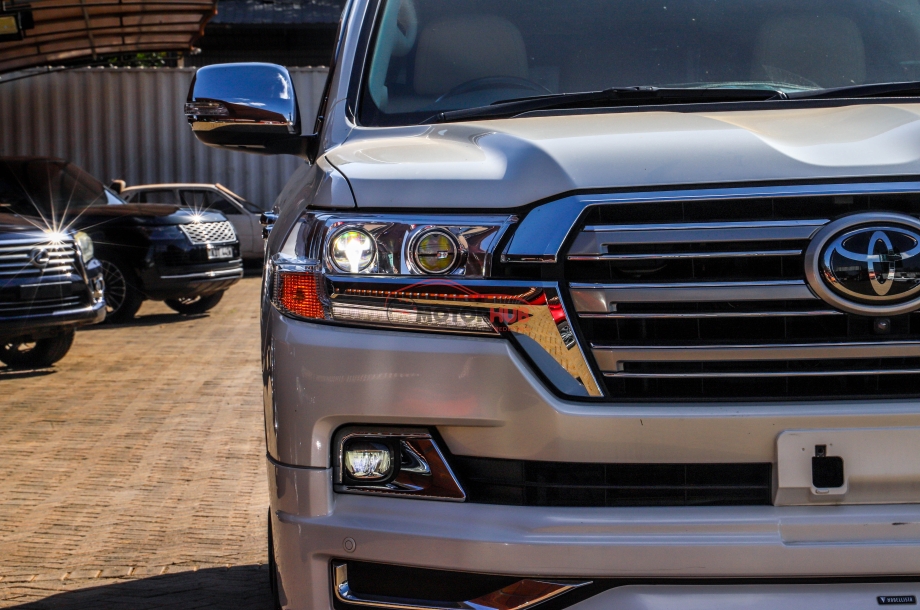 Toyota Land Cruiser V8 ZX 2018