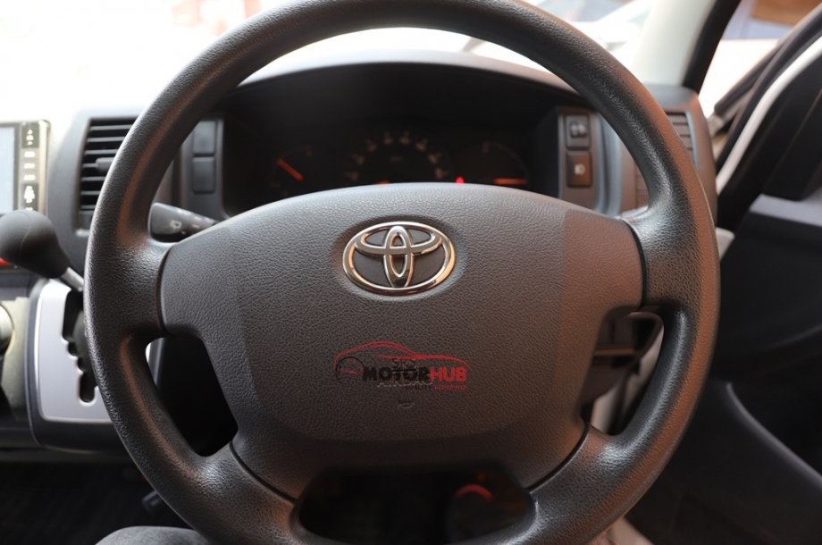 Toyota Hiace 2016