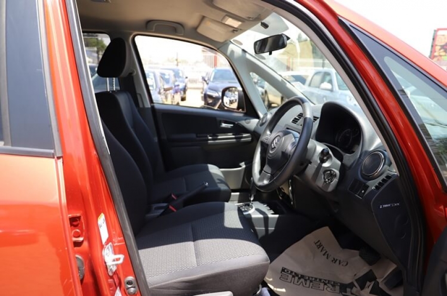 Reserve Suzuki SX4 Petrol 2014 MTH1656