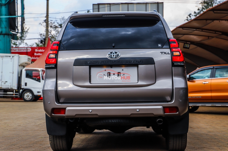 Toyota Land Cruiser Prado 2023