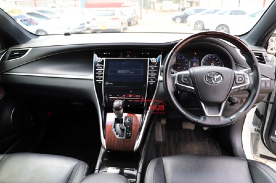 Toyota Harrier 2015