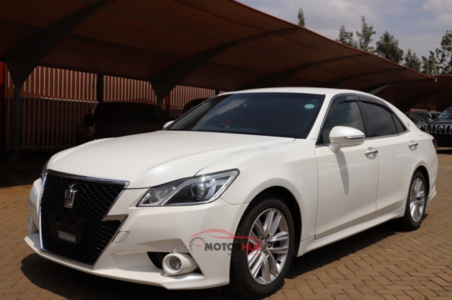 Toyota Crown 2015