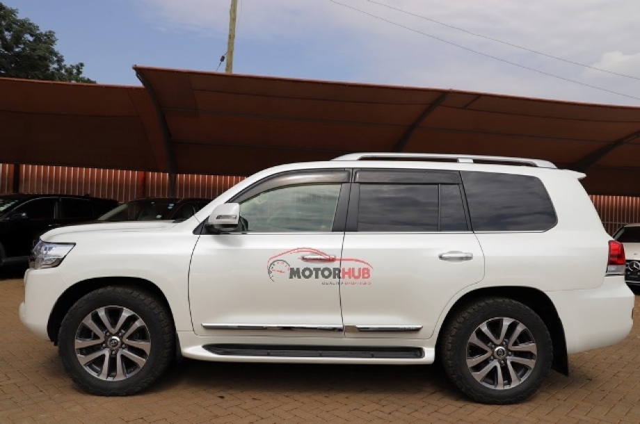 Toyota Land Cruiser V8 ZX 2016